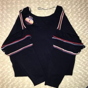 🆕Women’s Sz XL decorative ruffled sleeve sweater